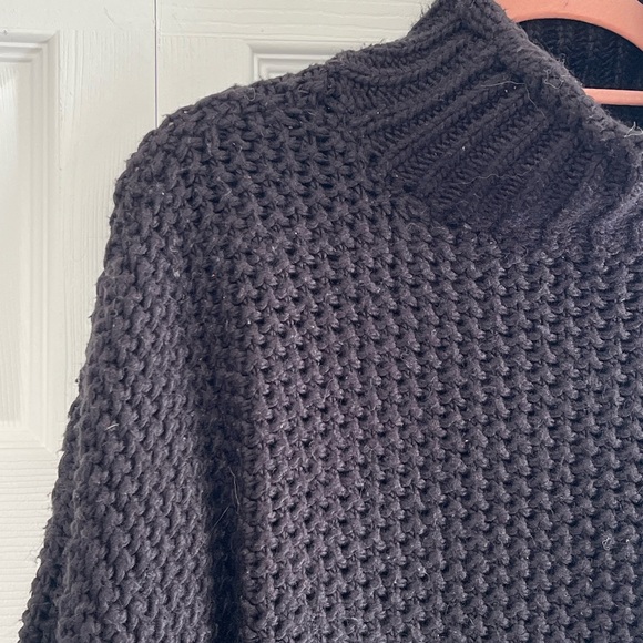 H&M Black Sweater Size Small - Picture 3 of 4